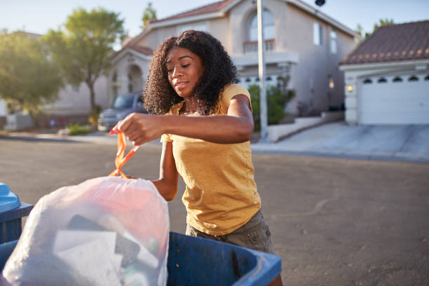 Best Junk Hauling Services  in Uhrichsville, OH